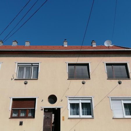 Szatmari Apartman Мішкольц Екстер'єр фото